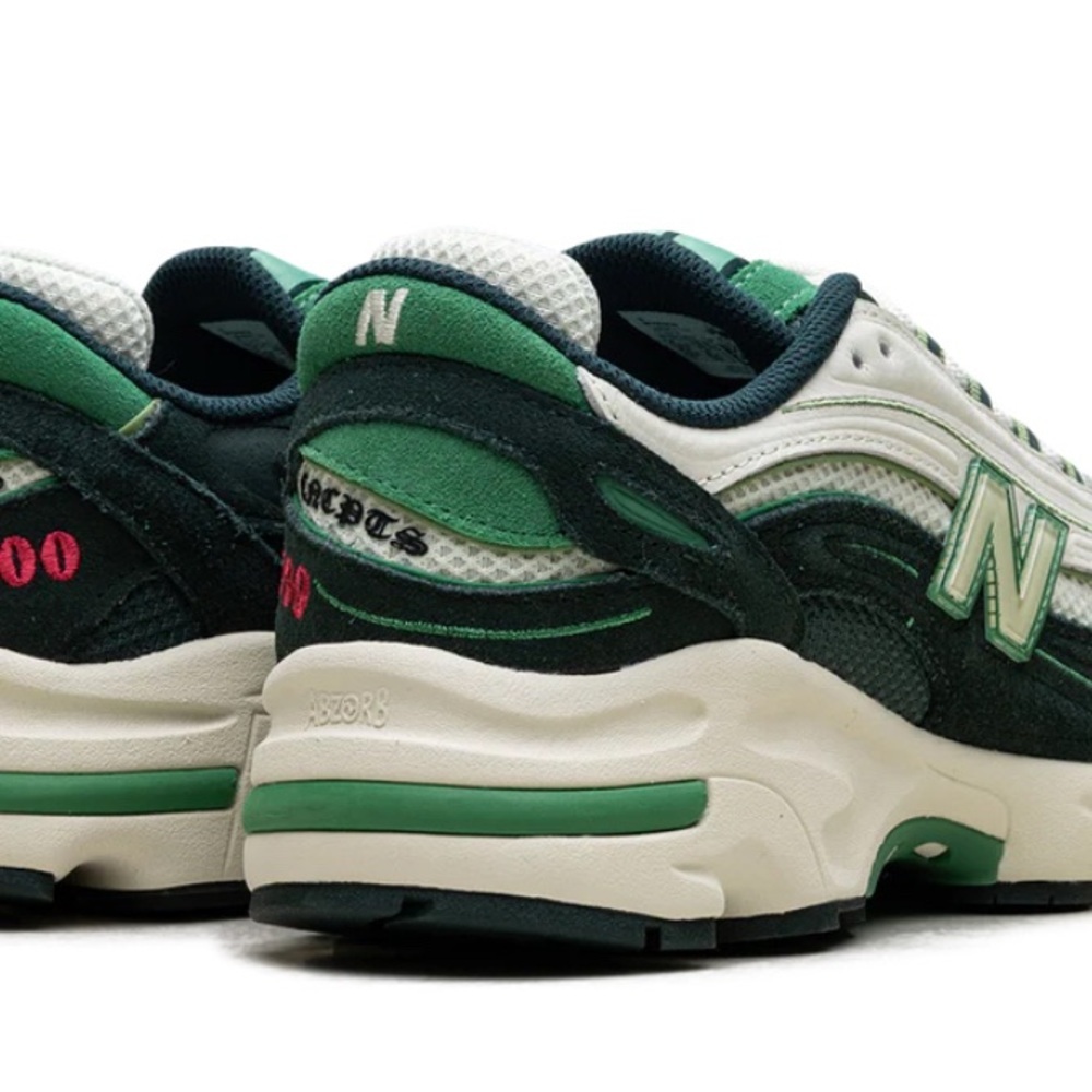 NWT EXCLUSIVE NEW BALANCE CONCEPTS X 1000 'MILE' Meadow Mist/Pine Grove - Picture 2 of 5